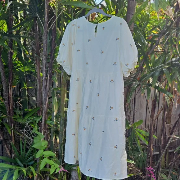 Polagram Cream Floral Dress - Picture 7 of 10